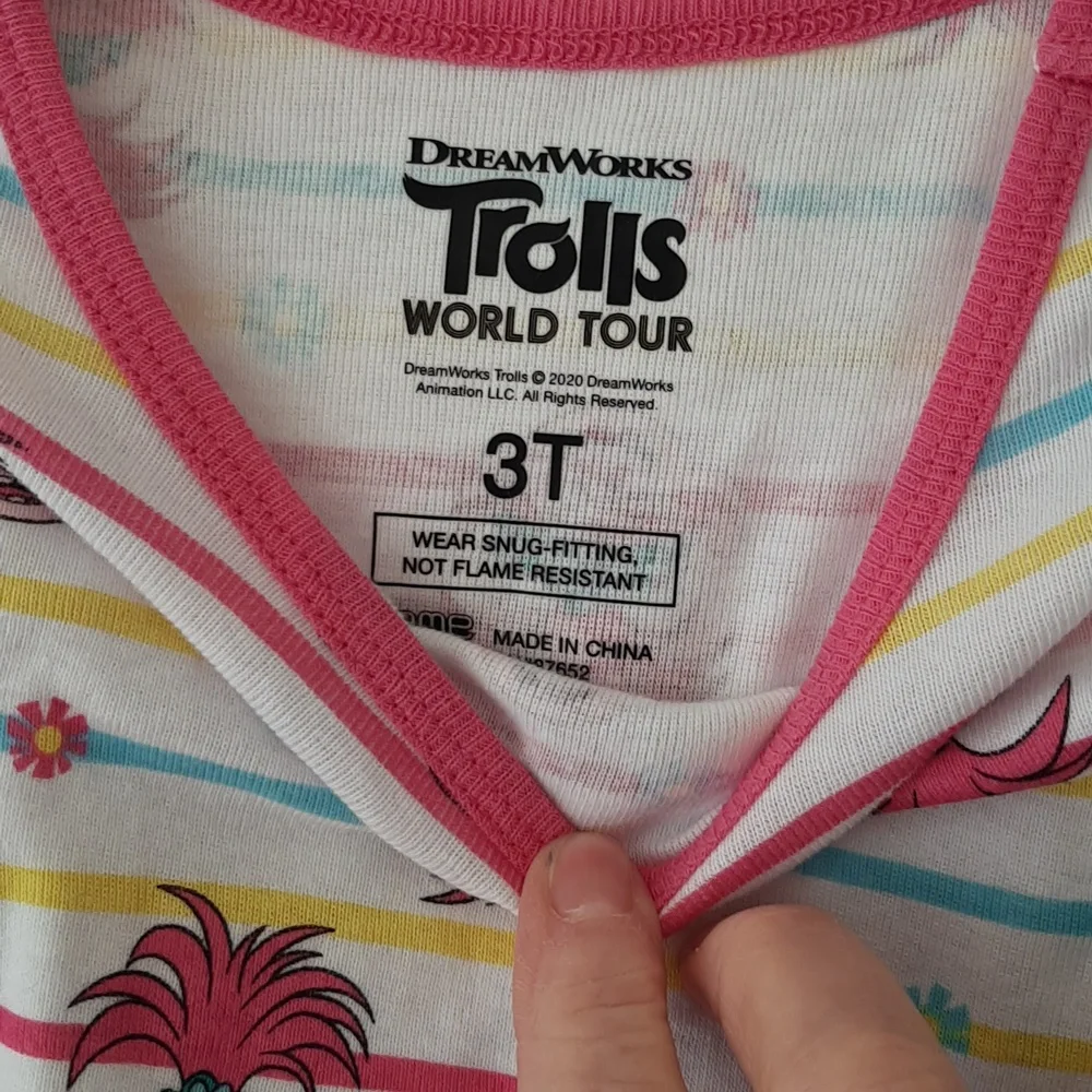 NWOT 5 Pair 3T Carter's /Dreamworks Pajamas Sets ..never worn
